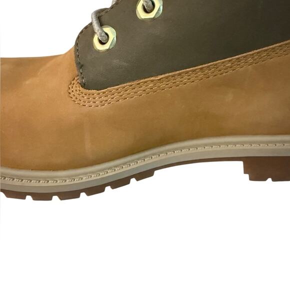 Timberland Women’s Heritage 6” Waterproof Boot Wheat Nubuck – Sz 10M